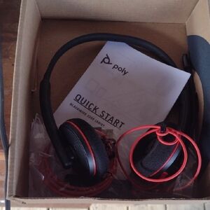 Poly Blackwire 3200 Series Headset NWT